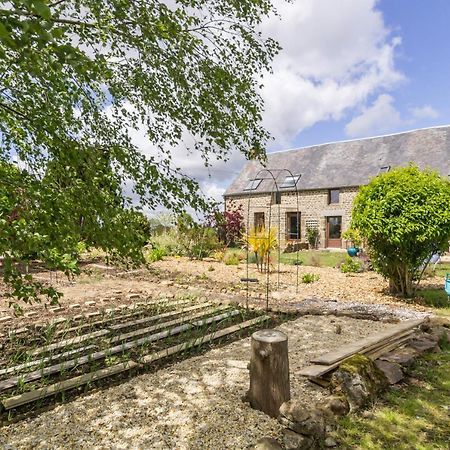 Le Jardin Des Fees Bed & Breakfast Savigny-le-Vieux Dış mekan fotoğraf
