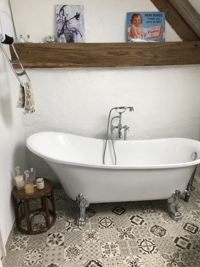 Le Jardin Des Fees Bed & Breakfast Savigny-le-Vieux Dış mekan fotoğraf