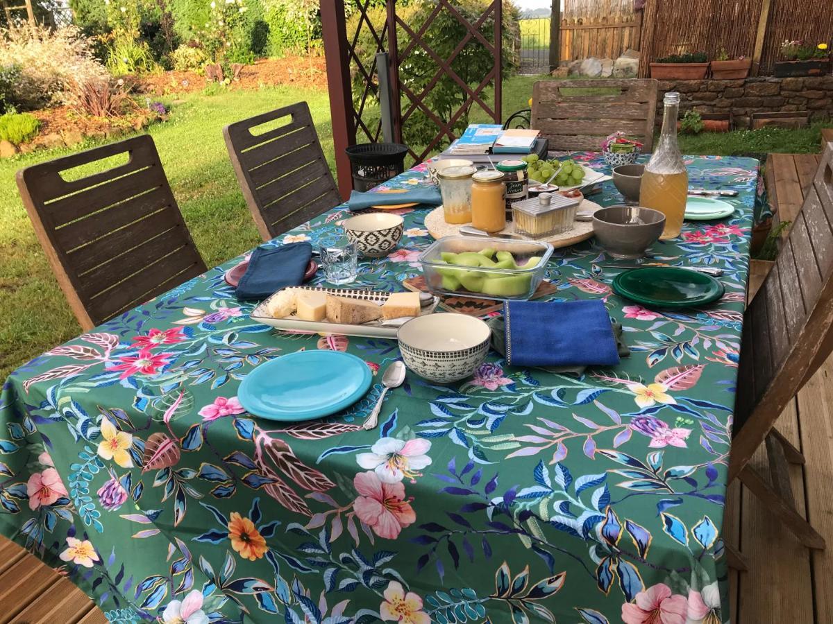 Le Jardin Des Fees Bed & Breakfast Savigny-le-Vieux Dış mekan fotoğraf