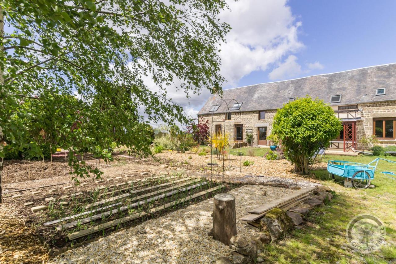 Le Jardin Des Fees Bed & Breakfast Savigny-le-Vieux Dış mekan fotoğraf